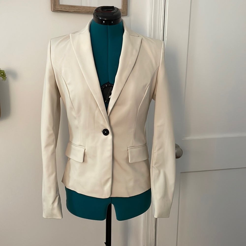Mango cream blazer, fitted